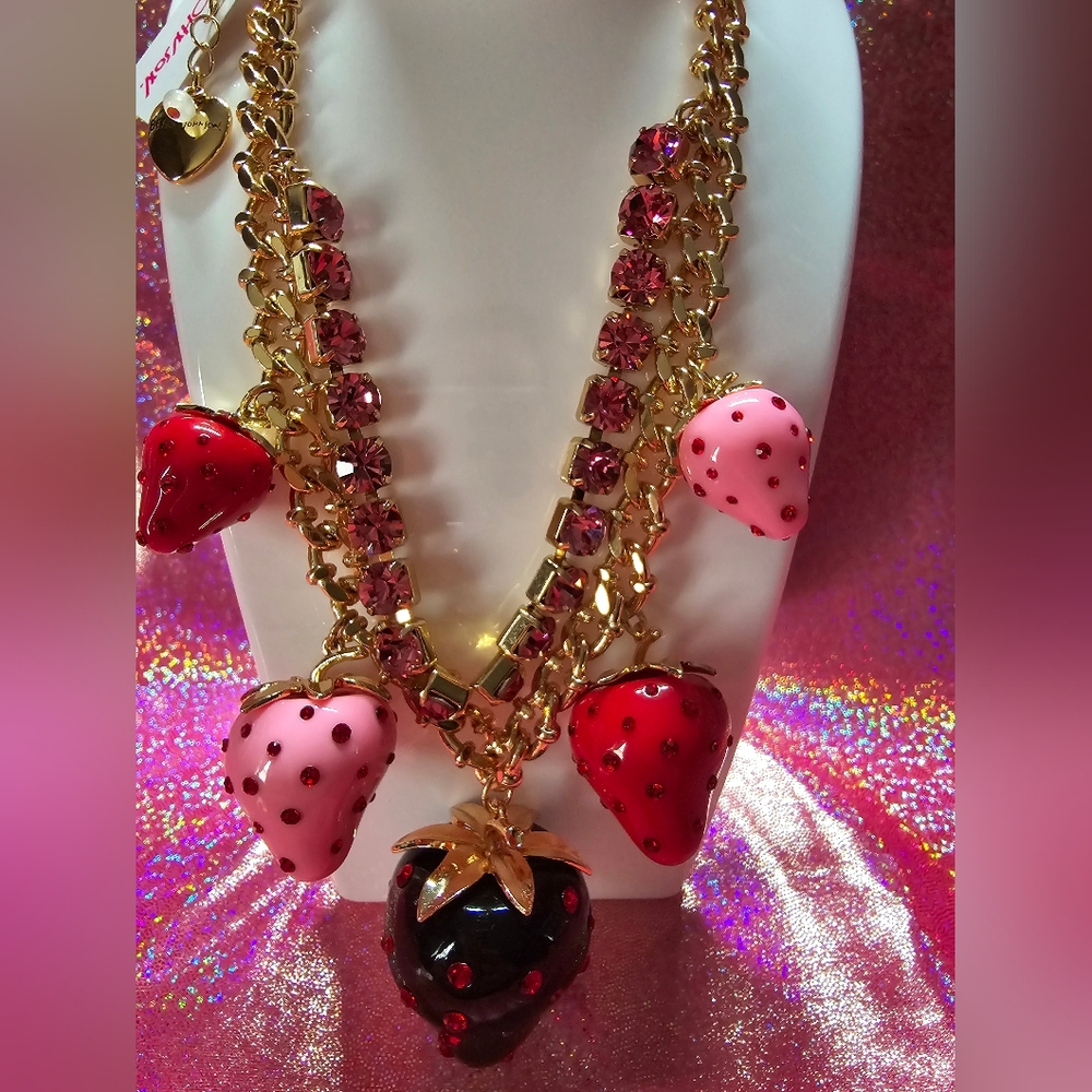 Betsey Johnson Strawberry necklace! - Picture 6 of 10